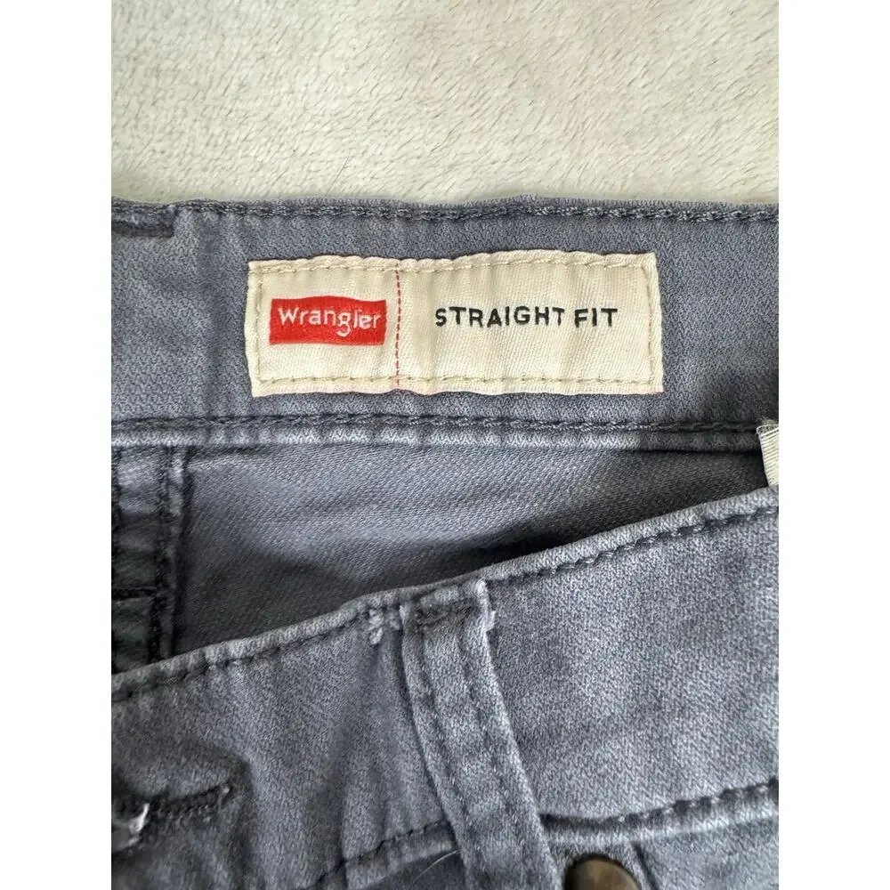 Wrangler Straight Fit Gray Jeans Men’s 31x30 Stretch Casual Pants